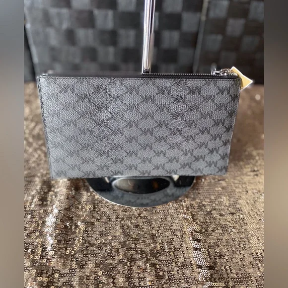 MICHAEL KORS Jet Set Item Black Gray Logo Print Zip Clutch Wristlet - Picture 6 of 7